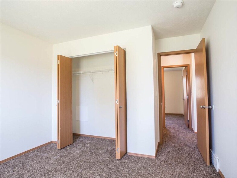 Building Photo - 4319 N Blake Rd