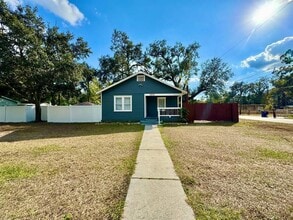 Building Photo - 1601 E Maple Ave