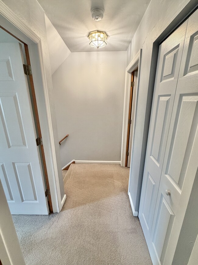 Building Photo - 1601 Thistle Dr