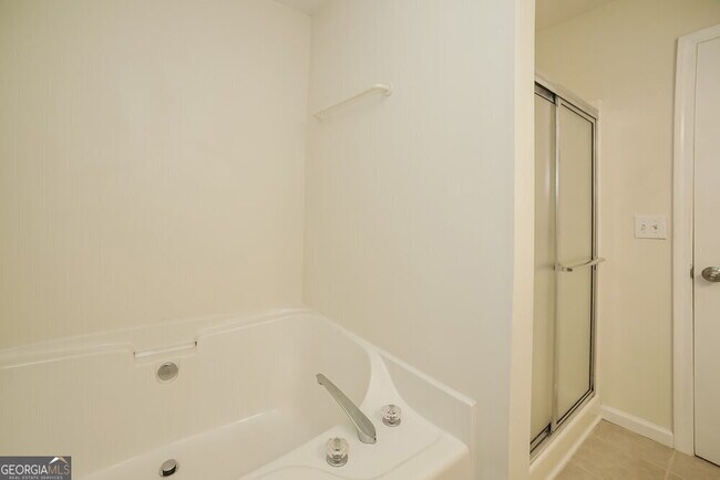 Building Photo - 757 Newport Dr