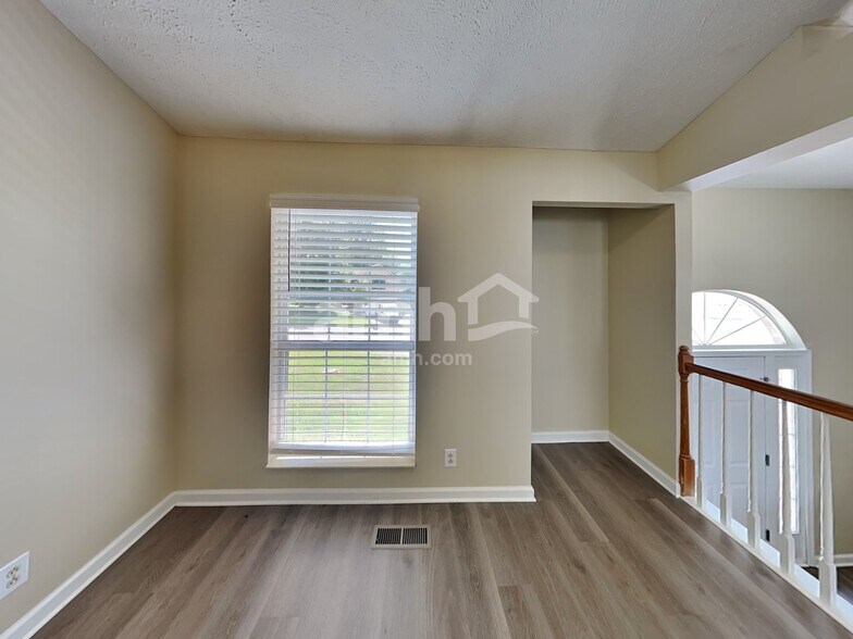 Building Photo - 3000 S Waterford Ct
