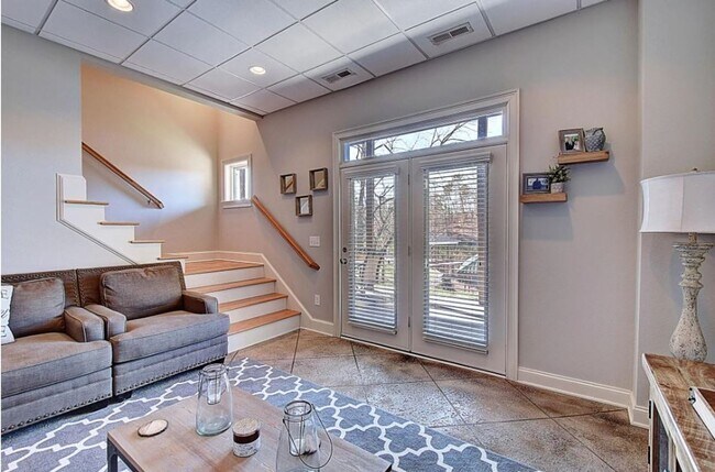 Building Photo - GORGEOUS LAKE HOUSE! 3 Bedrooms/3.5 Baths on Boone Lake, Private Dock, Fireplace & More! $3,900 m...