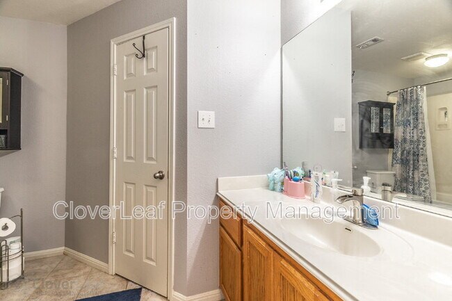 Building Photo - 2806 Cascade Mist