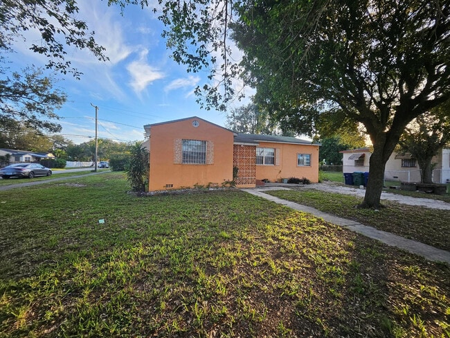 Building Photo - 1600 NW 93rd St