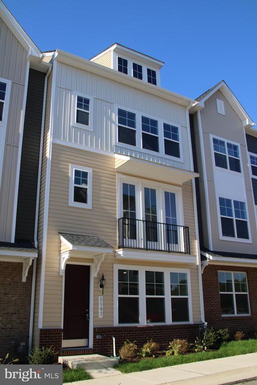 Building Photo - 2583 Hopton Ln