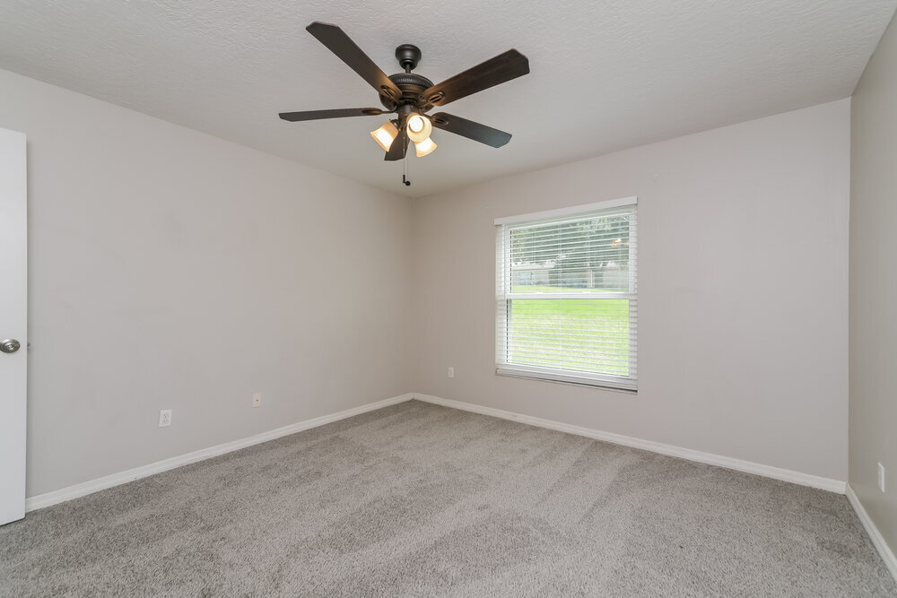 Building Photo - 1323 Hillview Dr