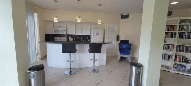 Building Photo - 6000 N Ocean Blvd