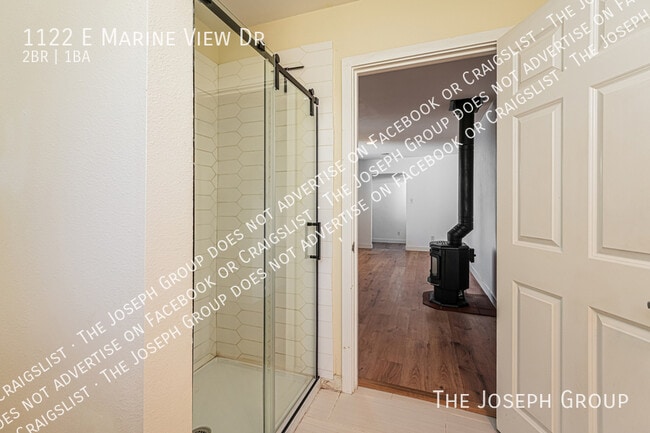 Building Photo - 1122 E Marine View Dr