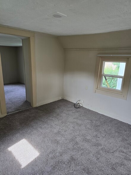 Building Photo - 1737 Sunset Ave