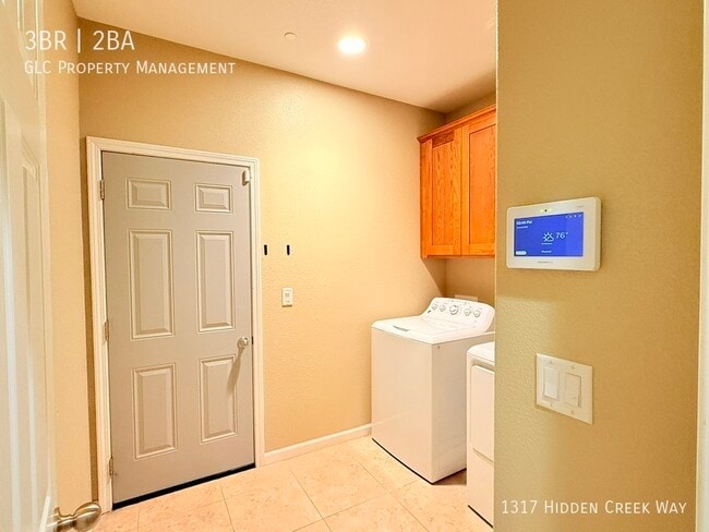 Building Photo - 1317 Hidden Creek Way