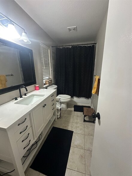 Building Photo - 127 Lori Dr