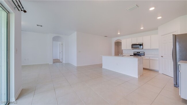 Building Photo - 3426 Acapulco Cir