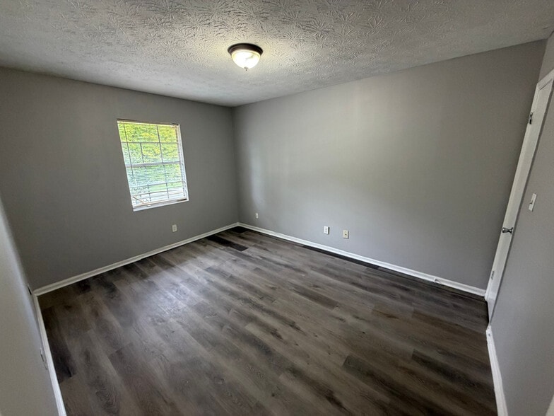 Building Photo - Room in Townhome on Northdale Rd