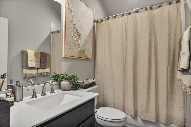 Building Photo - 424 Molly Ln