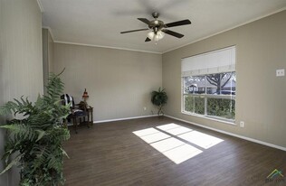 Building Photo - 1511 Milam Dr