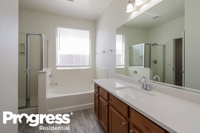Building Photo - 7809 S 68th Dr