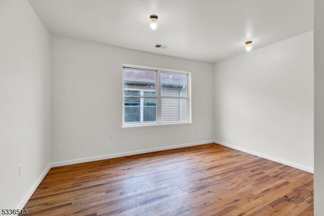 Building Photo - 58 1st St