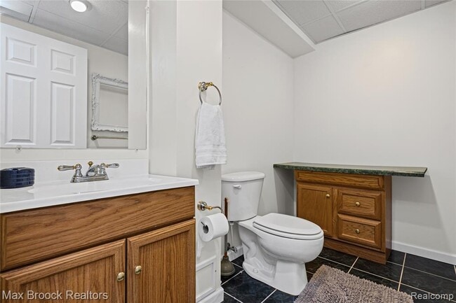 Building Photo - 35263 Kings Forest Blvd
