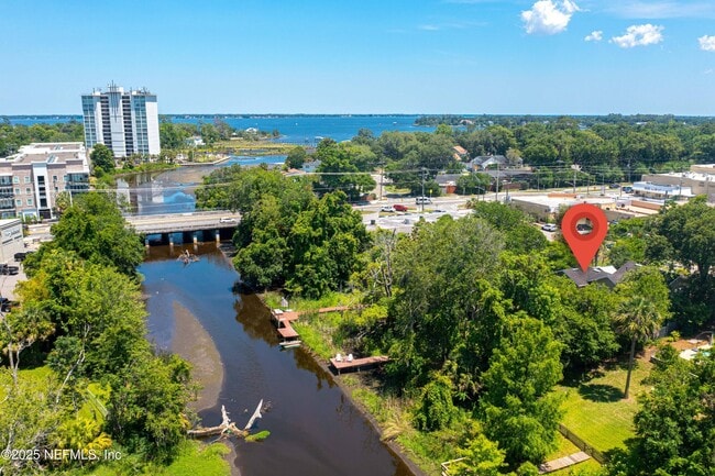 Building Photo - 4227 Woodmere St