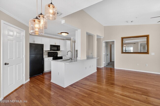 Building Photo - 10961 Burnt Mill Rd