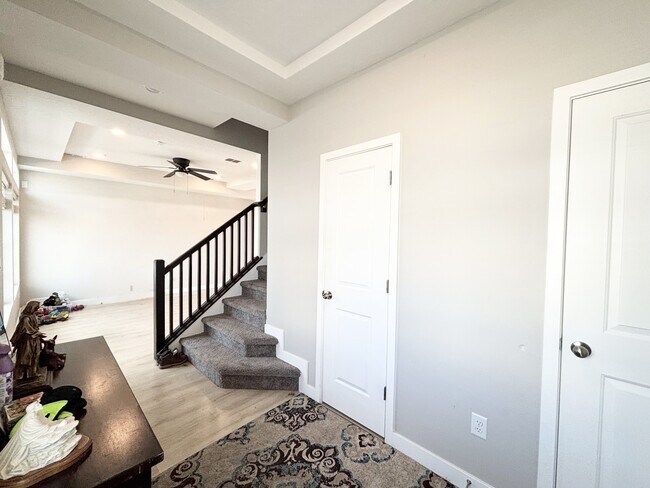 Building Photo - 153 E Brushy Canyon St