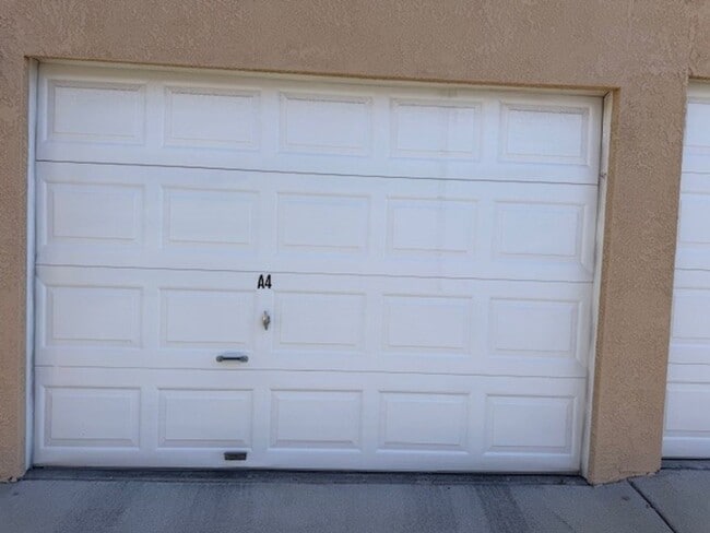 Building Photo - 2Br 2Ba Condo McCormick area w/Garage, Pool