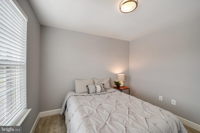 Building Photo - 6262 Summit Point Ct
