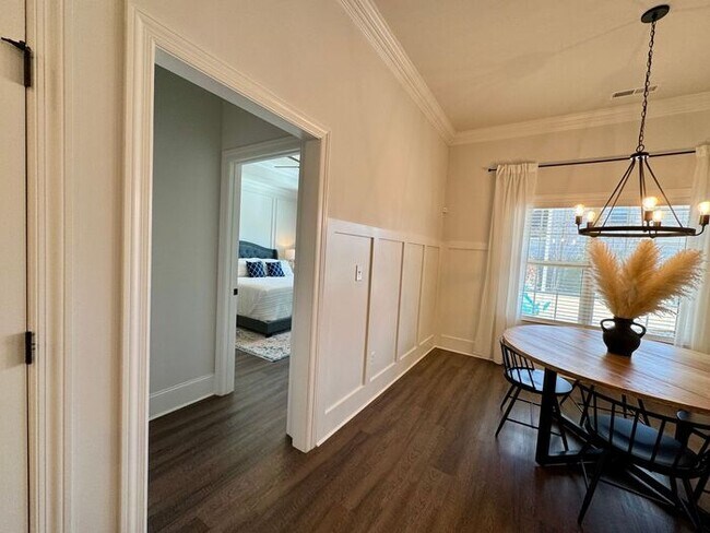 Building Photo - Pre-lease today for a late May move in