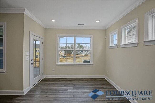 Building Photo - Charming 3-Bed Ranch Home with Modern Kitc...