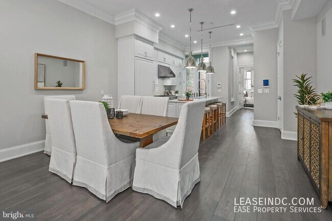 Building Photo - 1330 Vermont Ave NW