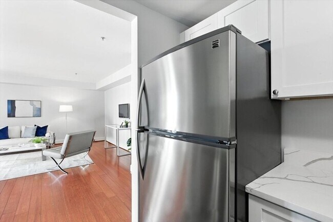 Building Photo - 197 8th St