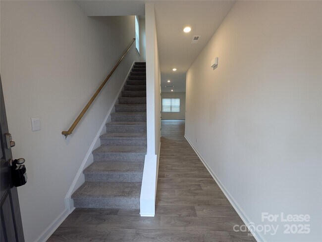 Building Photo - 9043 Lowfalls Ln