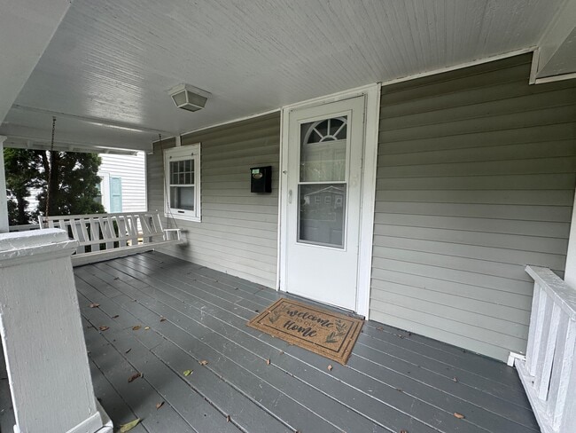 Building Photo - 822 S 35th St