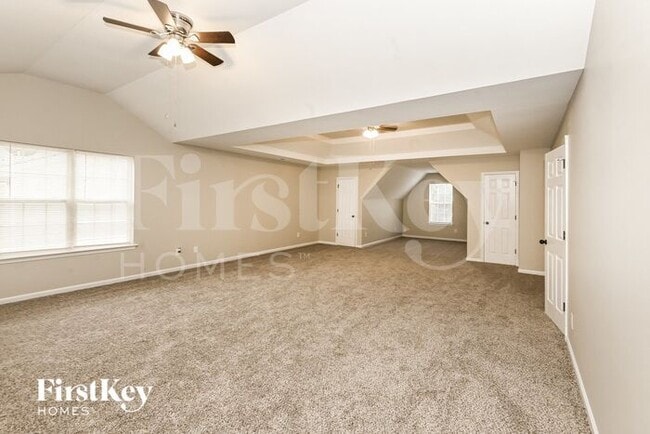 Building Photo - 128 Madelia Pl