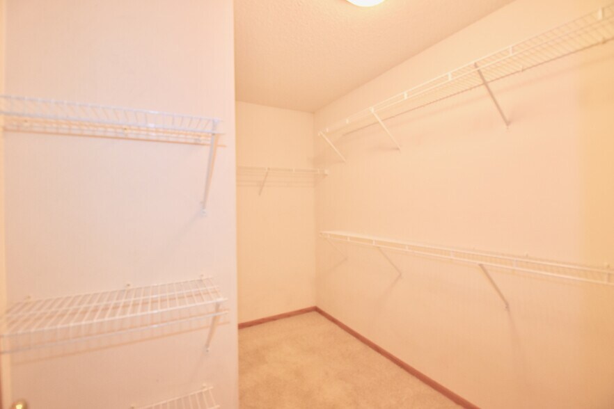 Building Photo - 411 Wilderness Dr