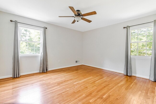 Building Photo - 4601 Wood Dr