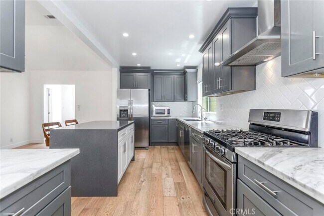 Building Photo - 1444 Stearns Dr