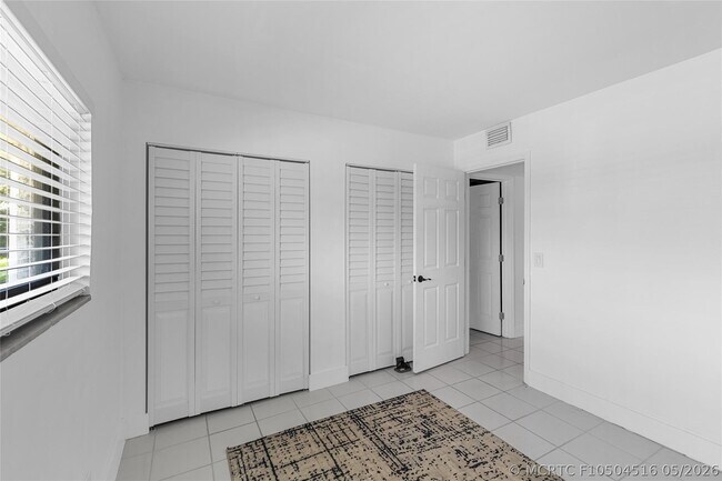 Building Photo - 825 NW 13th St