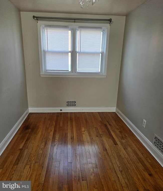 Building Photo - 7801 Hillsway Ave