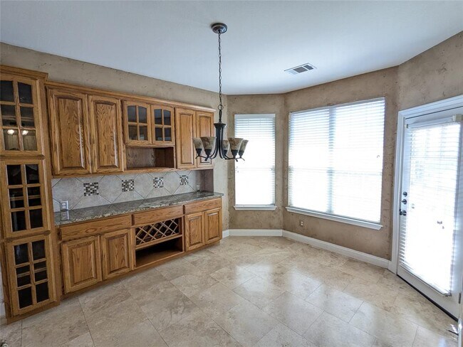 Building Photo - 7306 Ellaview Ln
