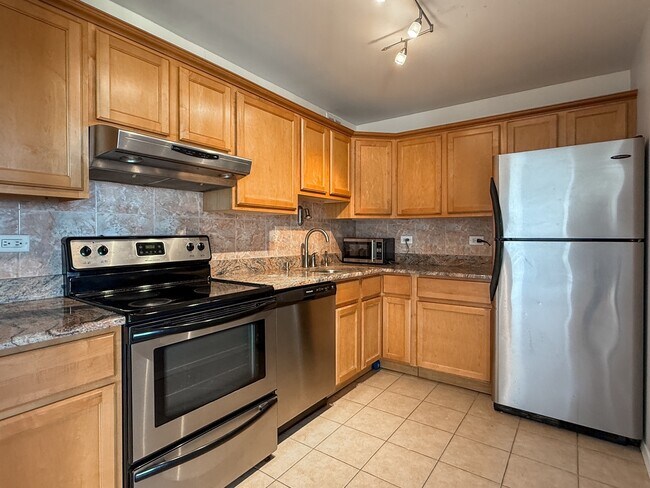 Building Photo - 655 W Irving Park Rd