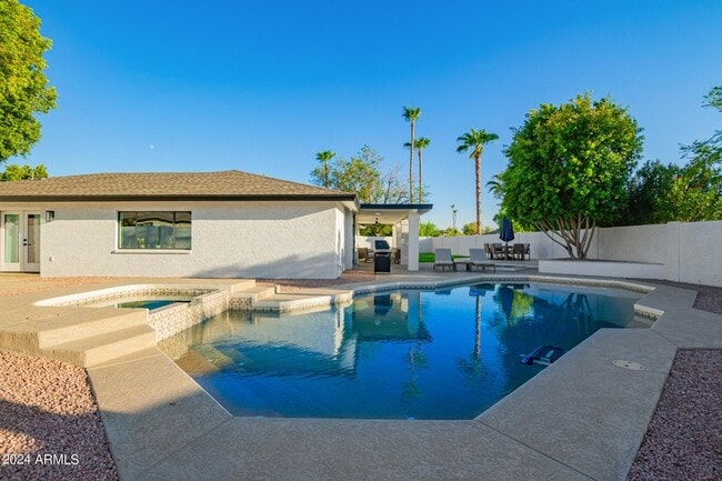 Building Photo - 15832 N 62nd Pl