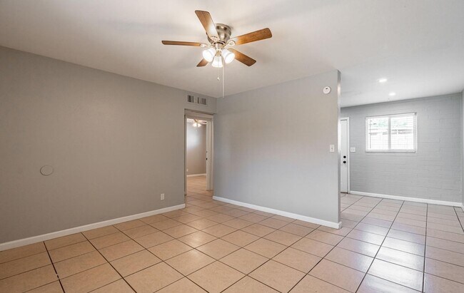 Building Photo - 4423 N 23rd Ave