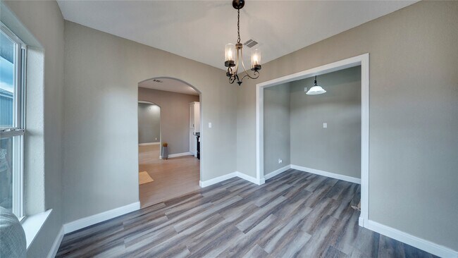 Building Photo - 8214 Peekskill Ln
