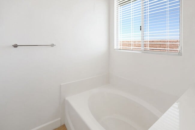 Building Photo - South Summerlin Single Story Pool And Spa Home