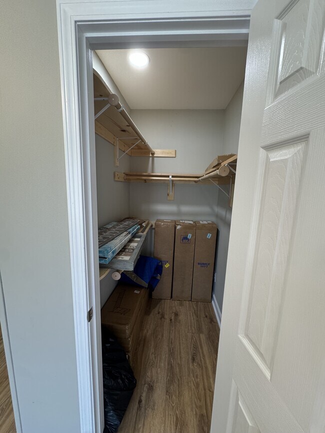 Building Photo - 105 Fort Dr