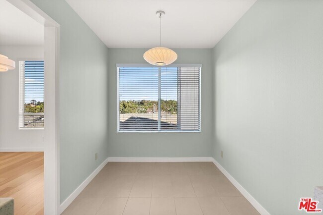 Building Photo - 4643 E 4th St