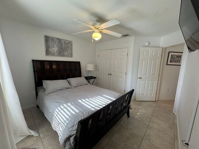 Building Photo - Gulf Breeze - Melissa Oaks - 4 Bedroom, 2 Bathroom w/ pool