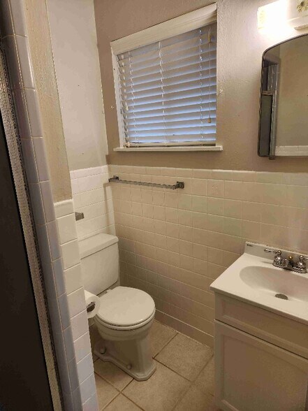 Building Photo - 3801 Jan Ave