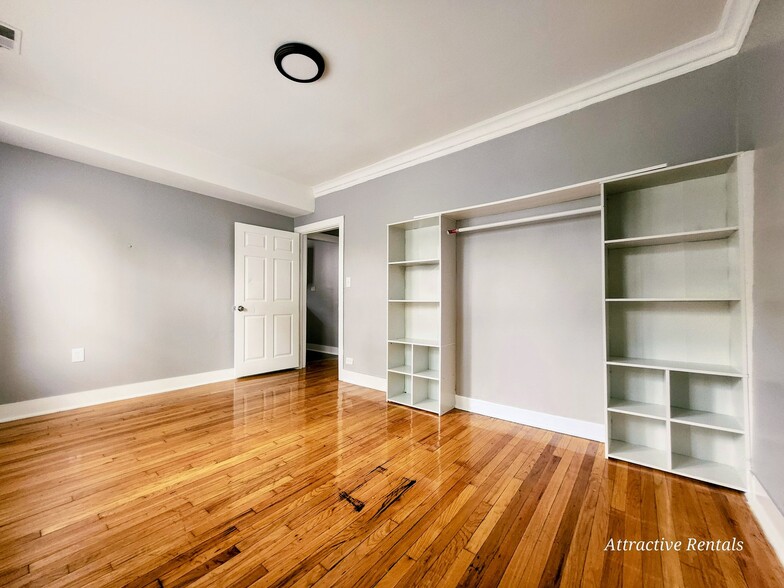 Building Photo - 1615 W 78th St